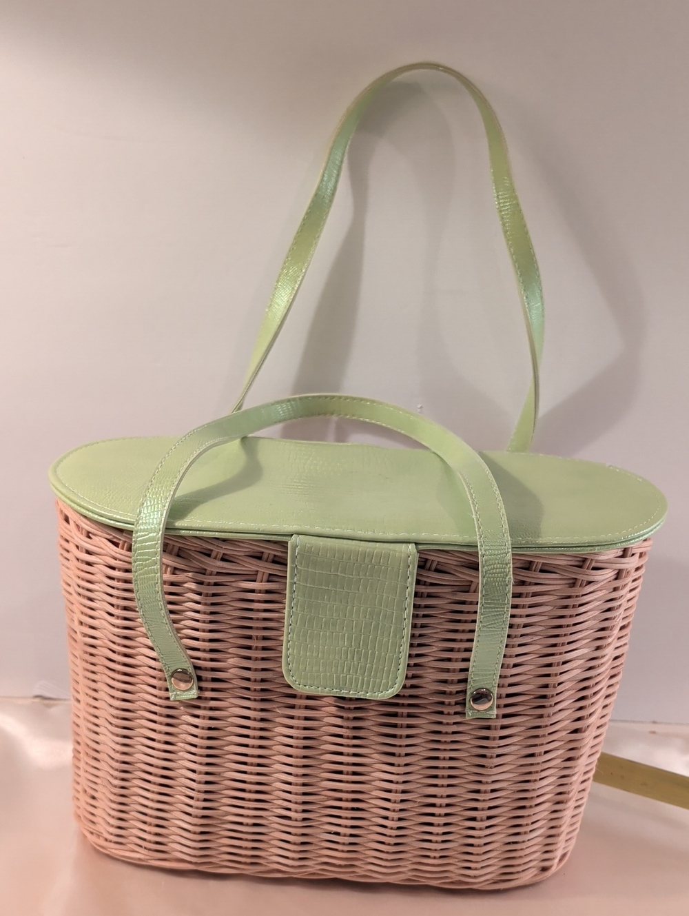 Purse Basket Nordstrom Lime Green Woven Straw Picnic Style 11”x 7.5”x 5” Vintage